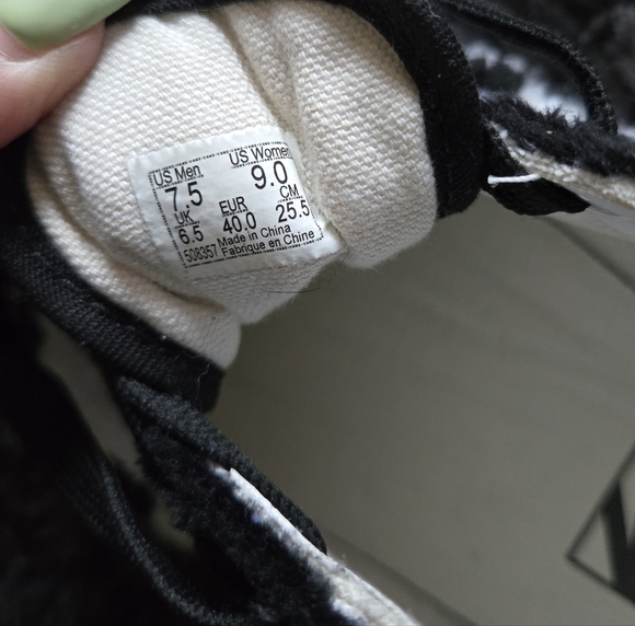 VANS | Sherpa Black and White Checkerboard Sneakers Sz 7.5 M / 9 W - Picture 7 of 7